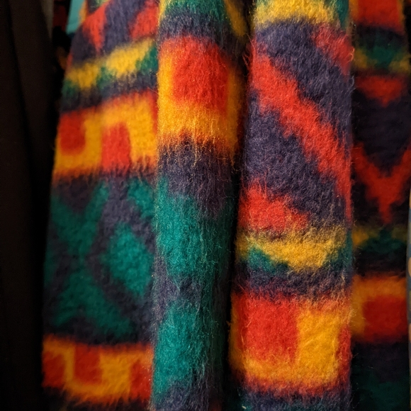 VTG Pullover with Hood - Picture 11 of 11